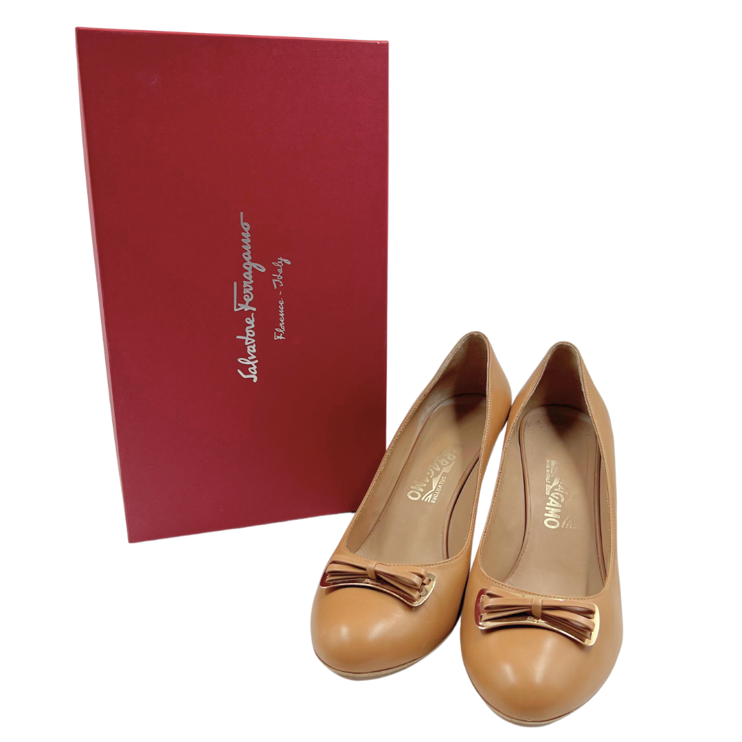 Salvatore Ferragamo 9.5 Tan Leather Heels