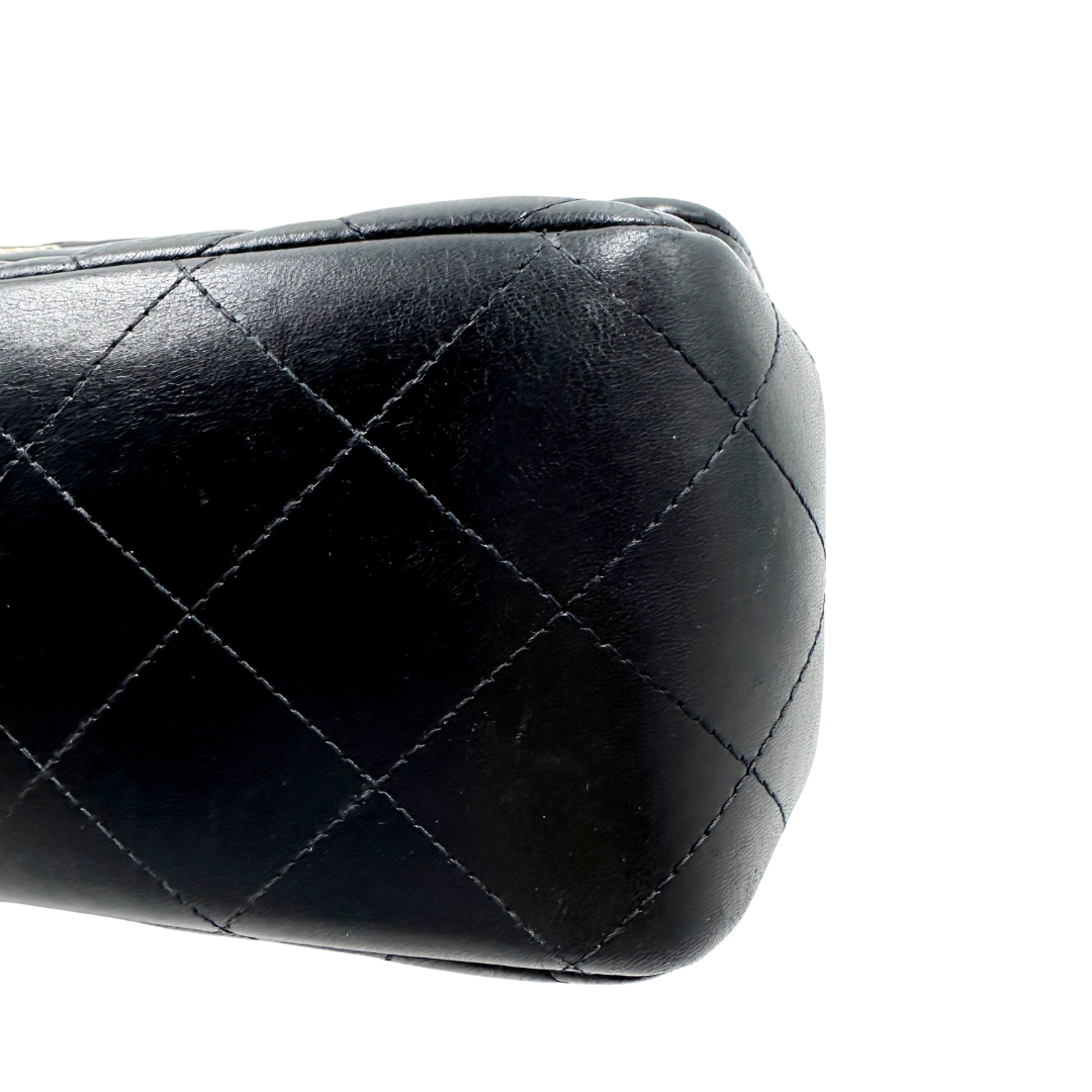 Chanel Classic Double Flap Jumbo Shoulder bag