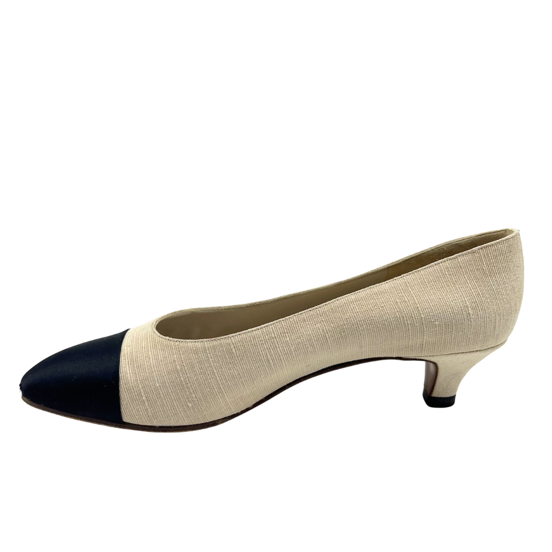 Chanel 8.5 Beige/Black canvas/silk Pumps