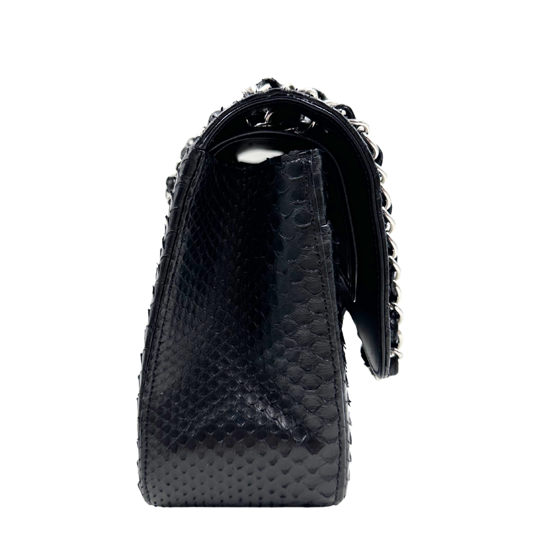 Chanel Classic Double Flap Jumbo Shoulder bag