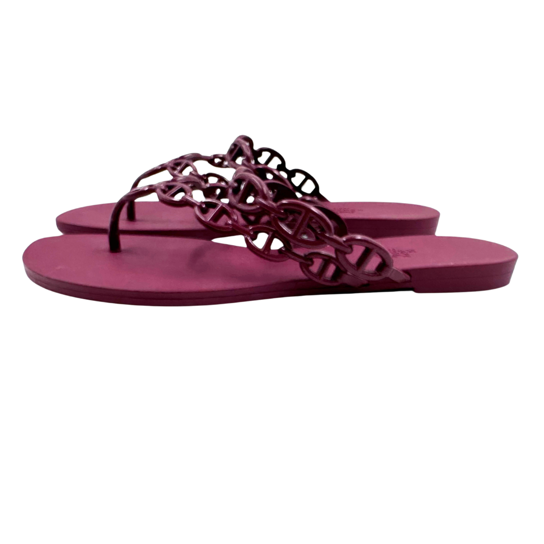 Hermes 40 Burgundy Island Chaîne d'Ancre Insignia Flip Flops