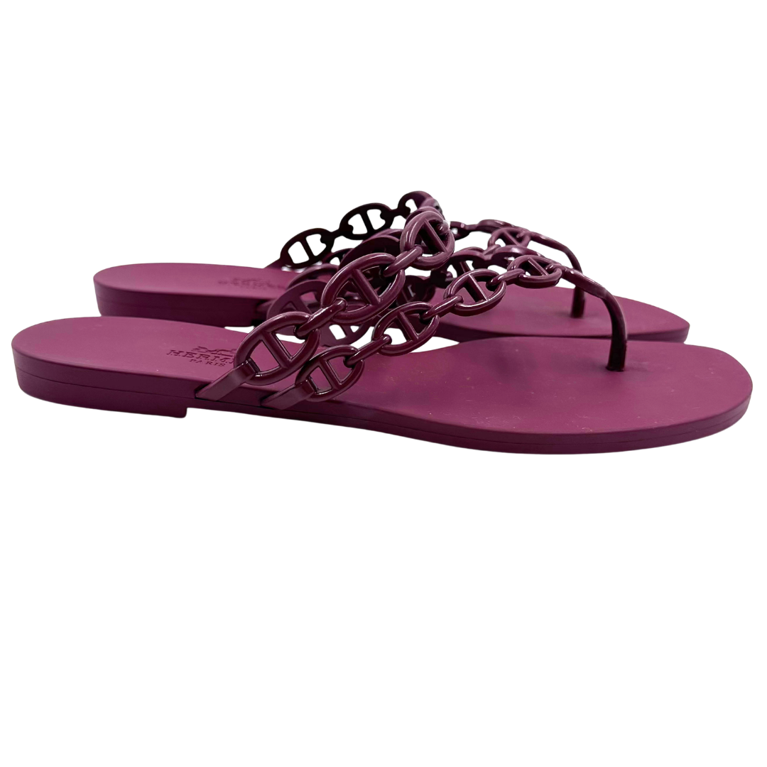 Hermes 40 Burgundy Island Chaîne d'Ancre Insignia Flip Flops