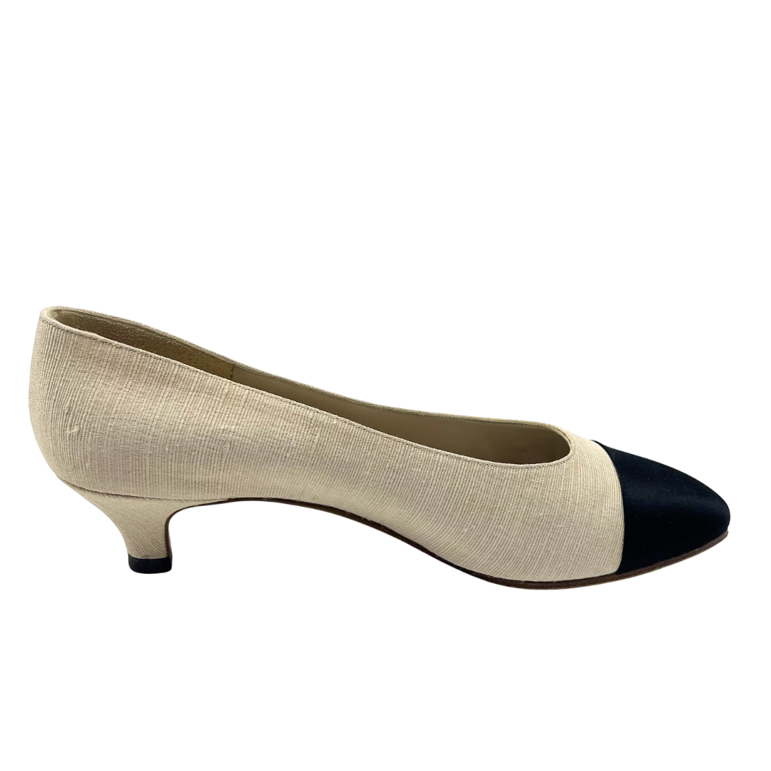 Chanel 8.5 Beige/Black canvas/silk Pumps